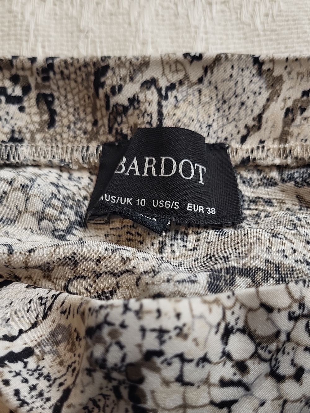 Bardot Feminine Black Cream Animal Printed Midi Lightweight Classic Pencil Skirt